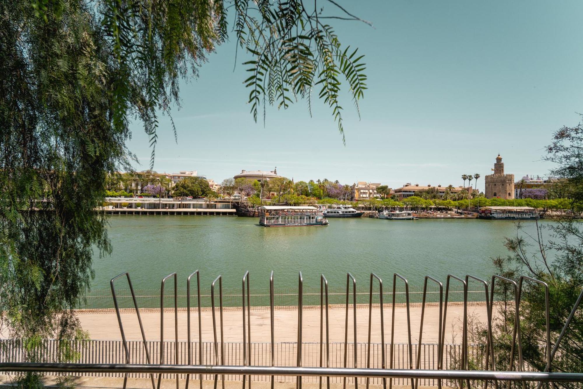 Betis River View Севилья Экстерьер фото